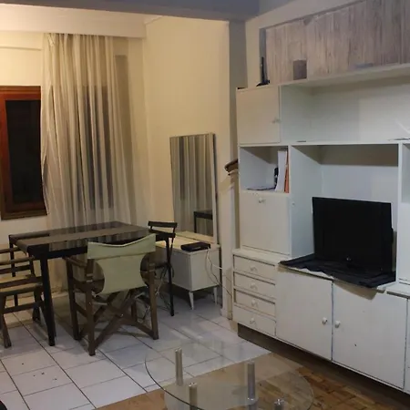 Budget Studio Center Apartment