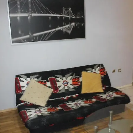 Budget Studio Center *